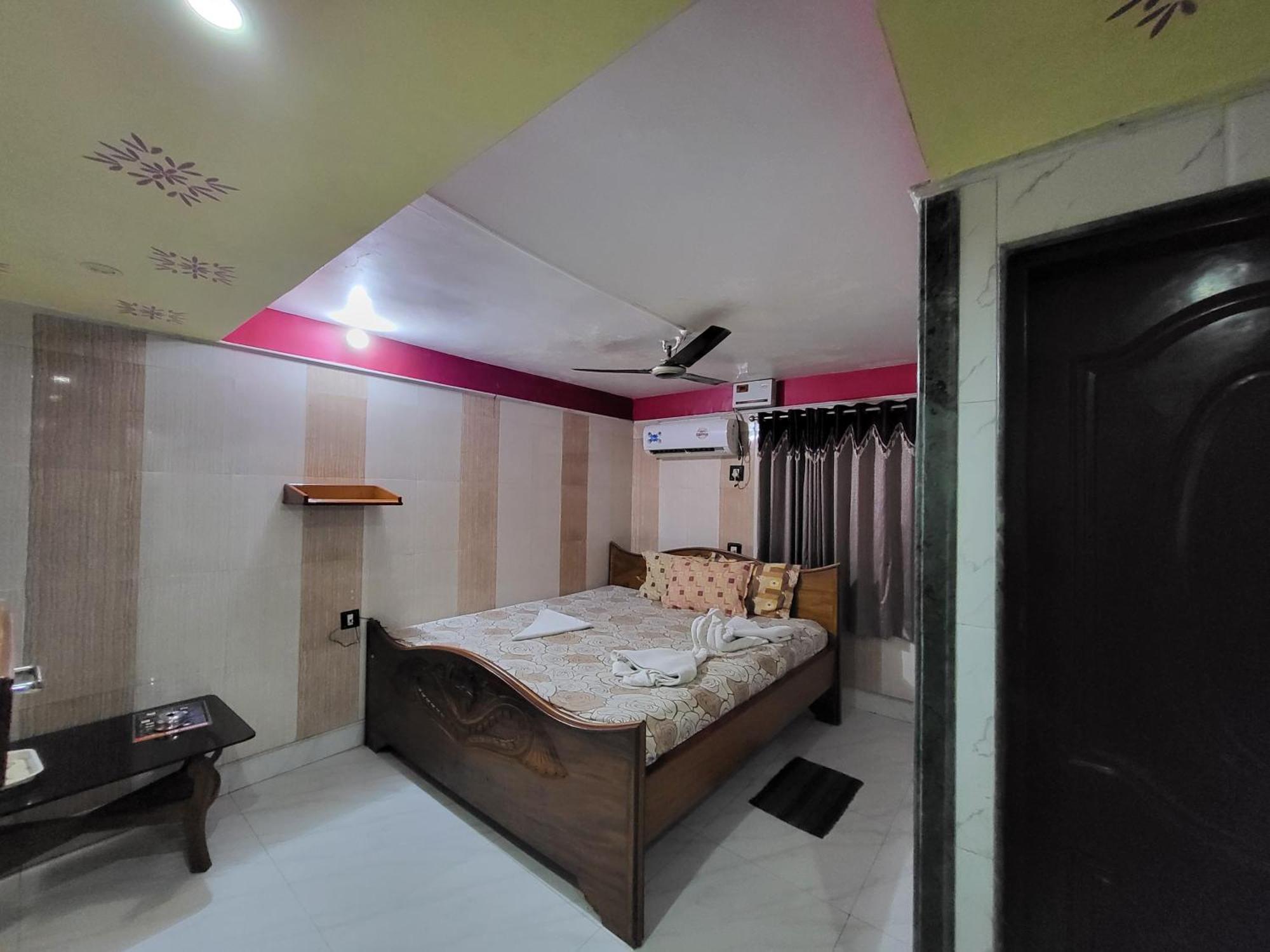 Abhishek Inn ดีกา ภายนอก รูปภาพ