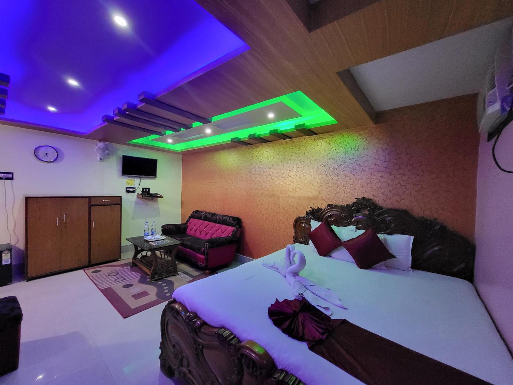 Abhishek Inn ดีกา ภายนอก รูปภาพ